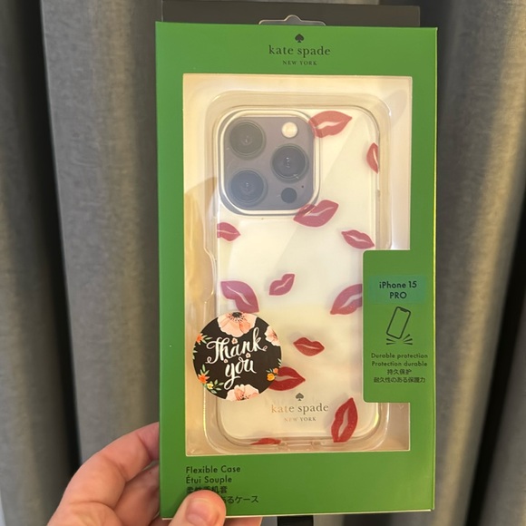 NIP♠️🆕Kate Spade ♠️ 🆕 Lip Toss Printed iPhone 15 Pro Case 💋♠️ - Picture 6 of 6